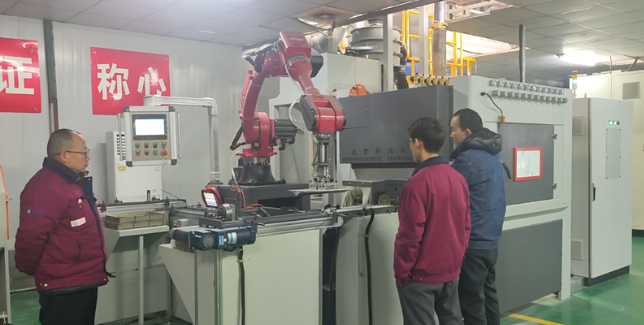 贵阳喷砂机在模具清理中的专业应用